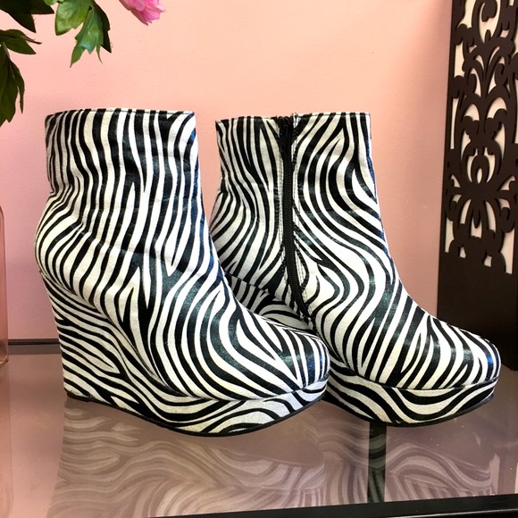 Zebra 🦓 Print Wedge Platform Boots - Picture 1 of 2